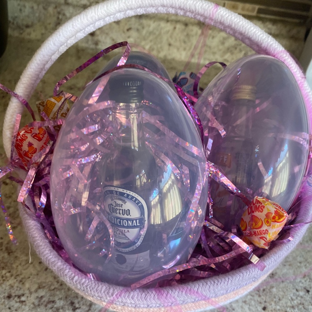 bar in an egg basket